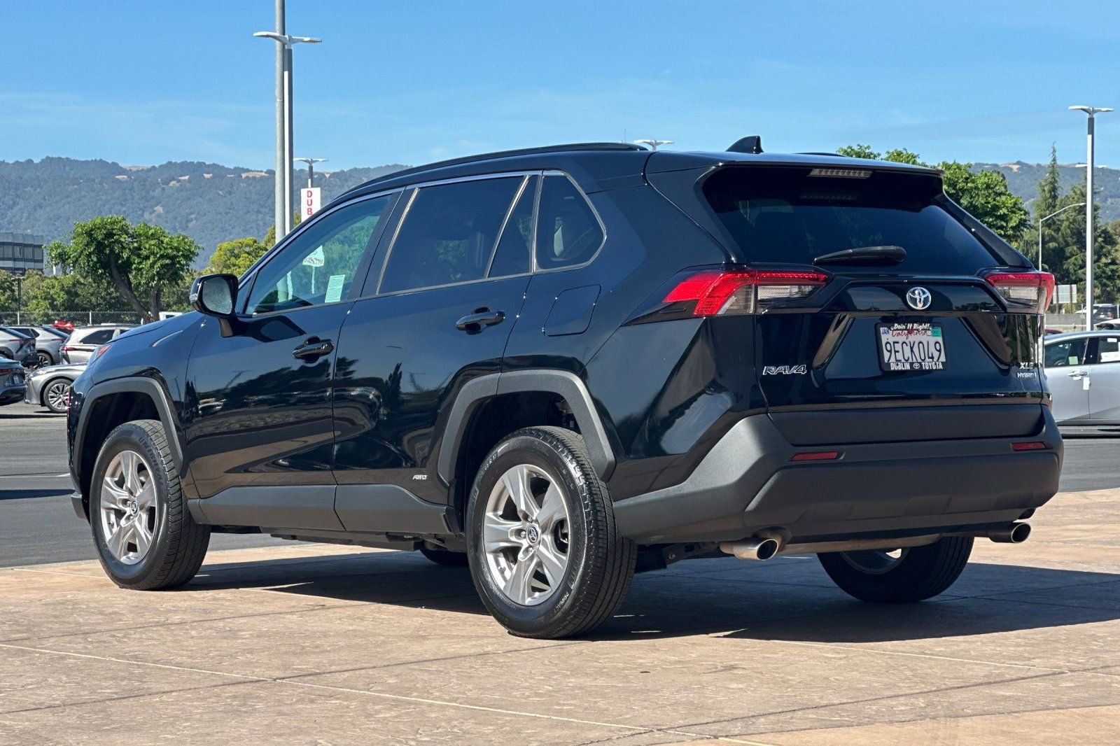 2022 Toyota RAV4 Hybrid XLE Premium