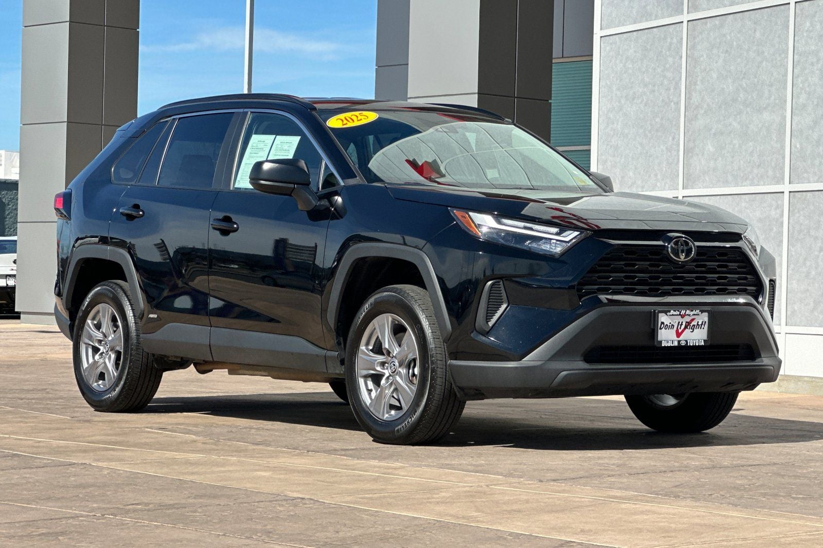 2025 Toyota RAV4 Hybrid LE