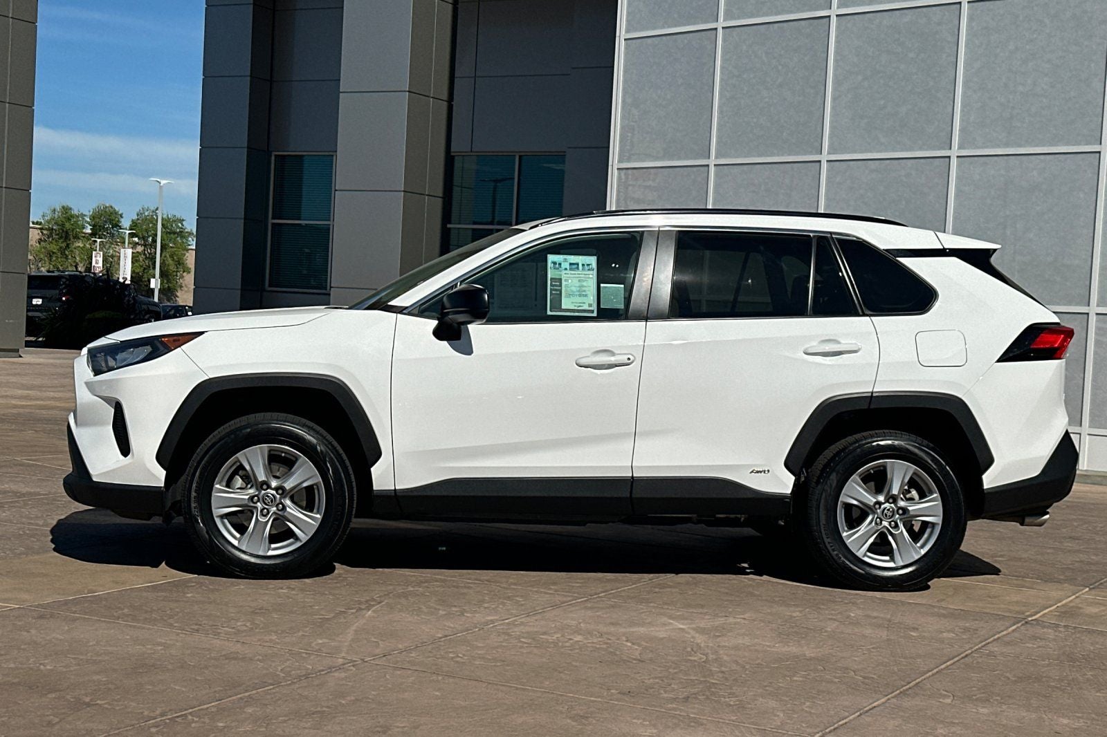 2022 Toyota RAV4 Hybrid LE