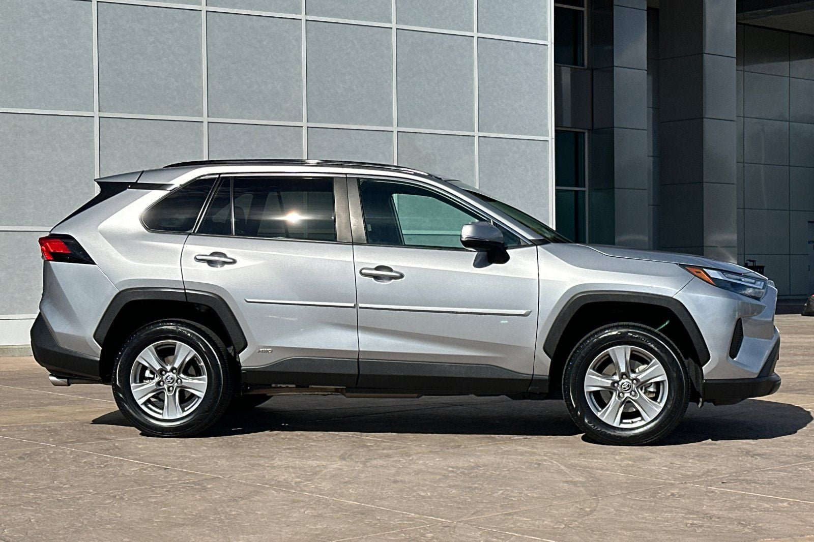 2023 Toyota RAV4 Hybrid LE