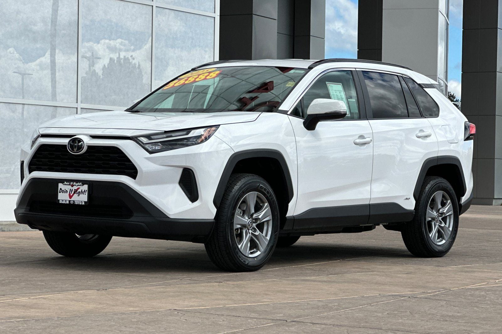 2025 Toyota RAV4 Hybrid XLE