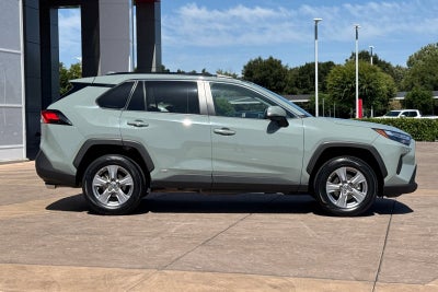 2022 Toyota RAV4 Hybrid XLE