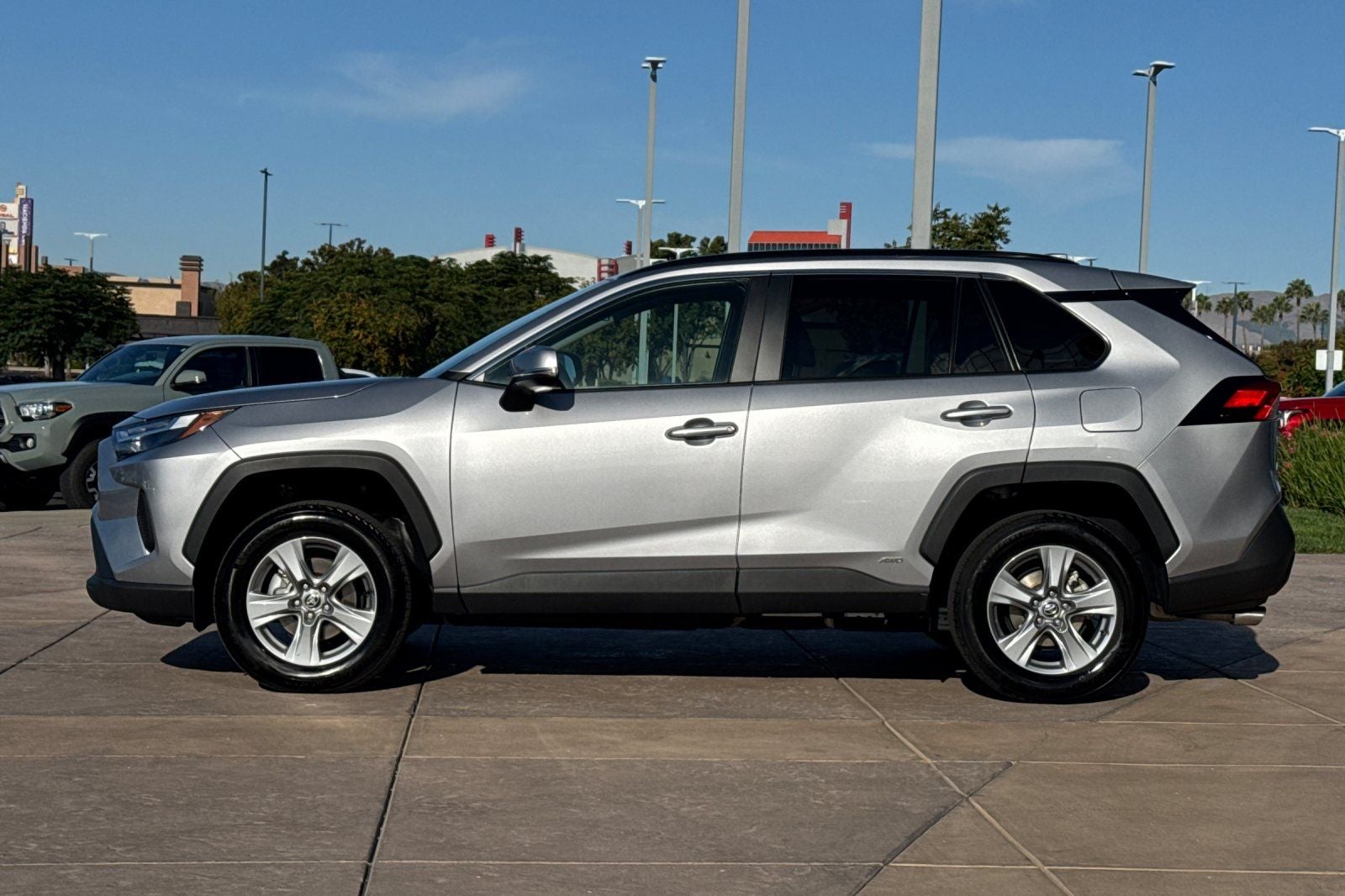 2025 Toyota RAV4 Hybrid XLE