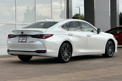 2022 Lexus ES 300h