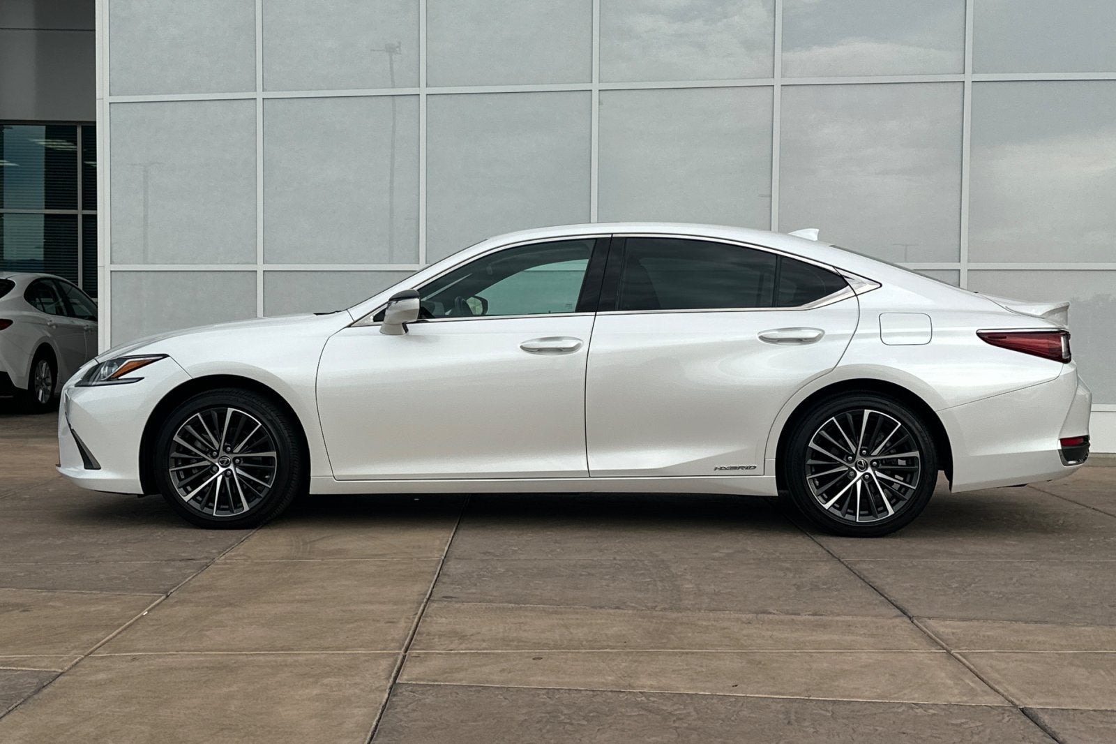 2022 Lexus ES 300h