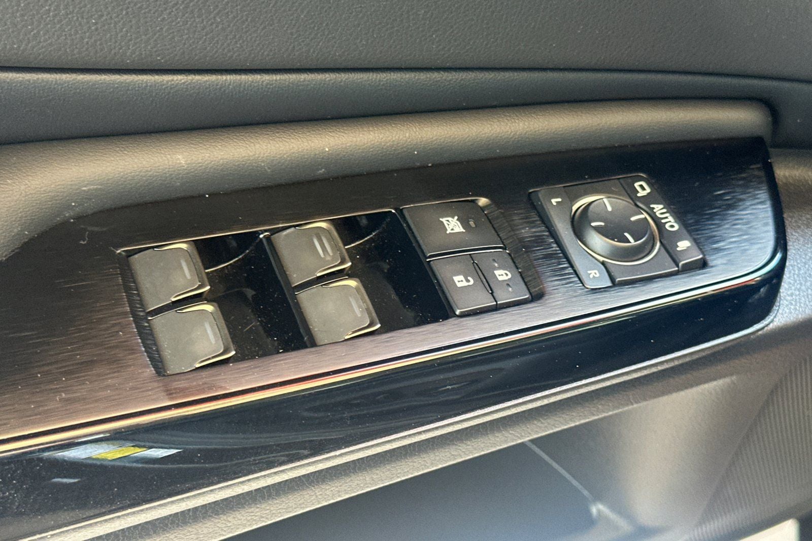 2025 Lexus ES 300h