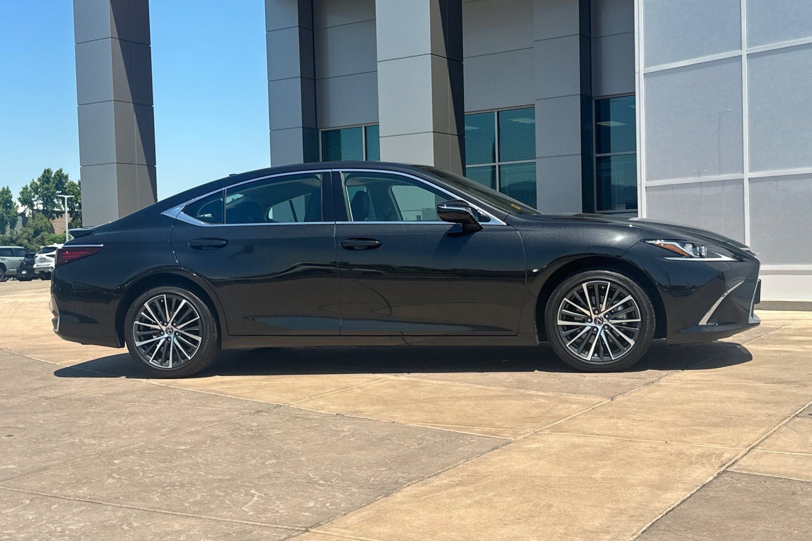 2025 Lexus ES 300h