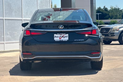 2025 Lexus ES 300h