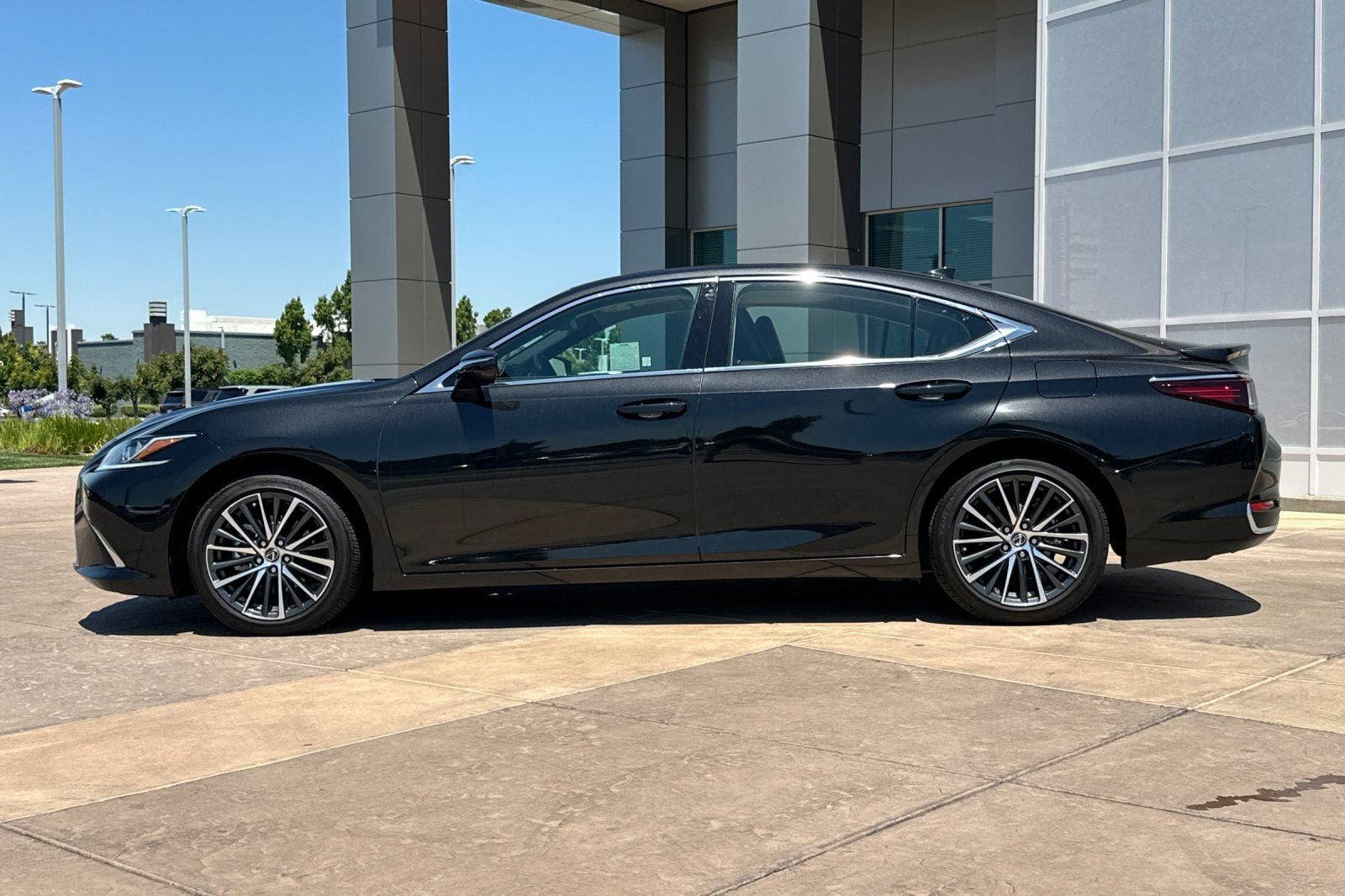 2025 Lexus ES 300h