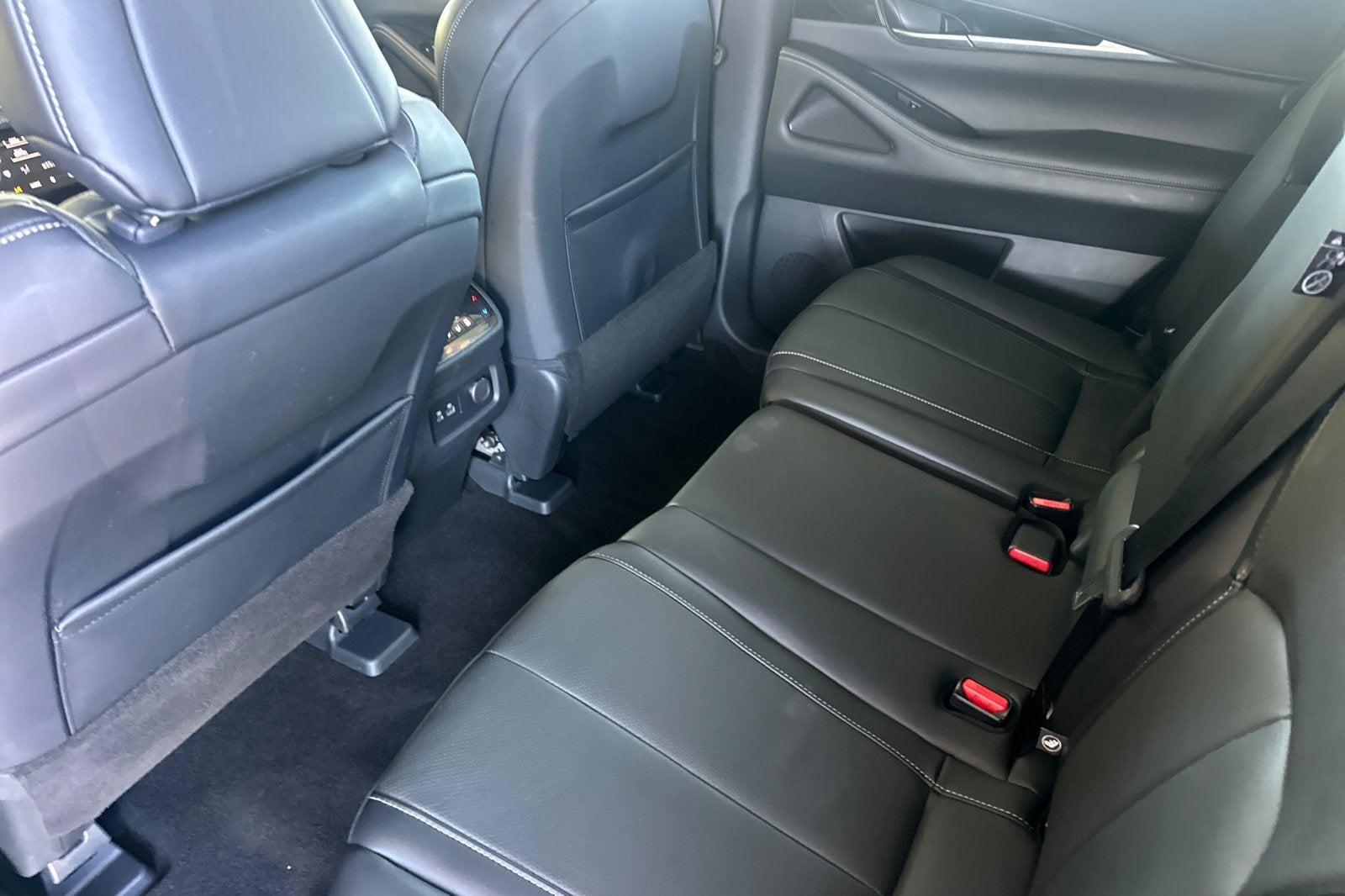 2023 INFINITI QX60 PURE