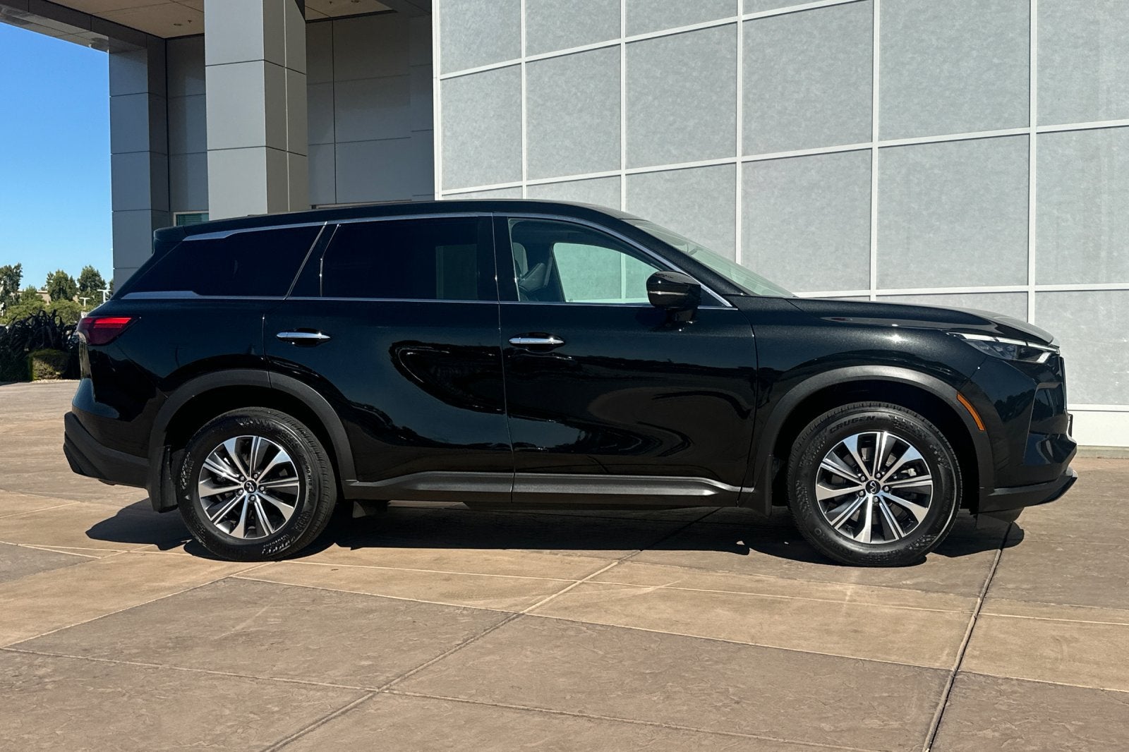 2023 INFINITI QX60 PURE