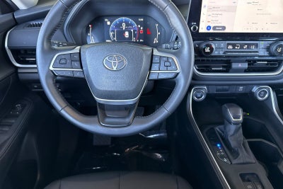 2025 Toyota Grand Highlander LE