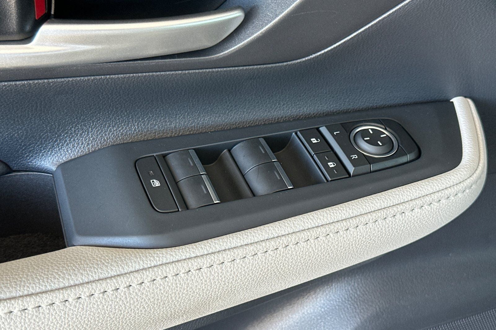 2025 Toyota Grand Highlander Hybrid LE