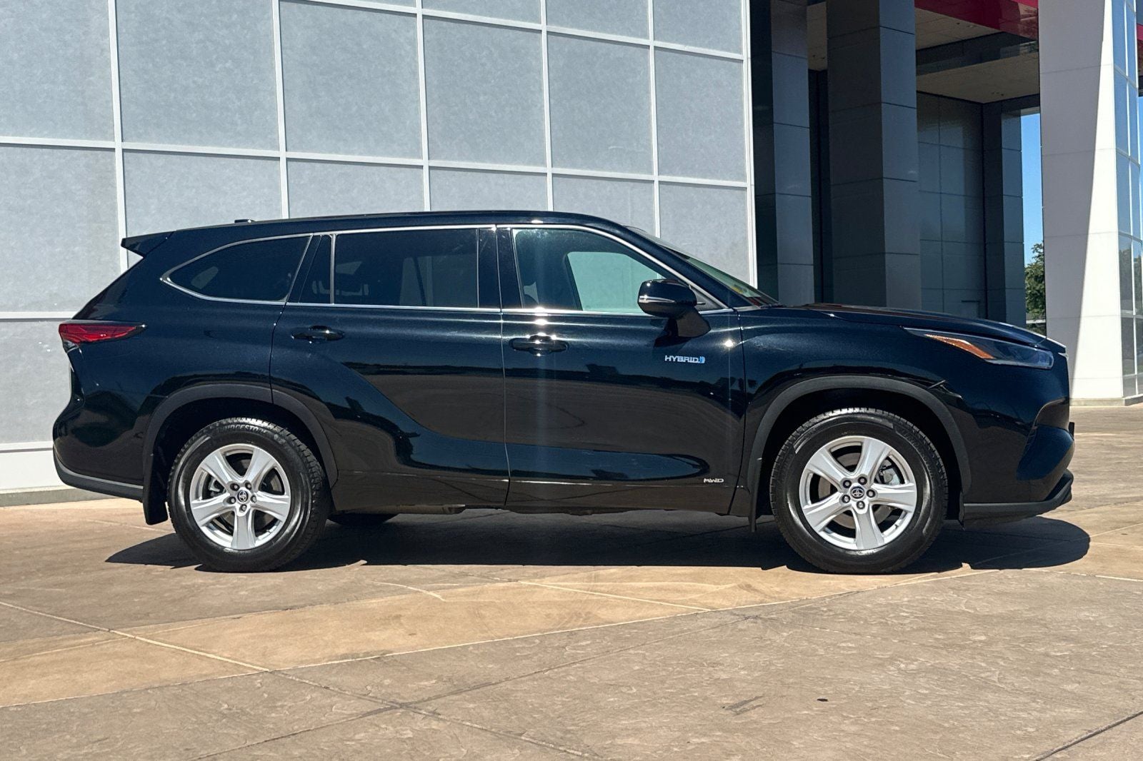 2021 Toyota Highlander Hybrid LE