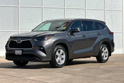 2022 Toyota Highlander LE