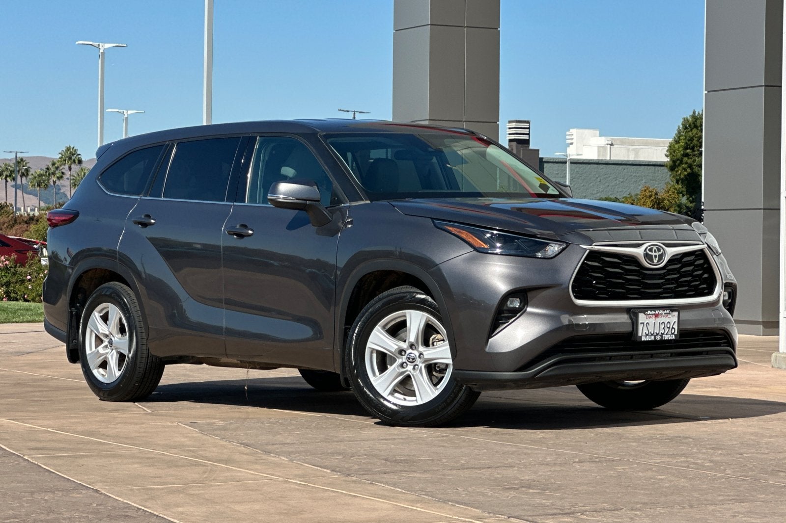 2022 Toyota Highlander LE