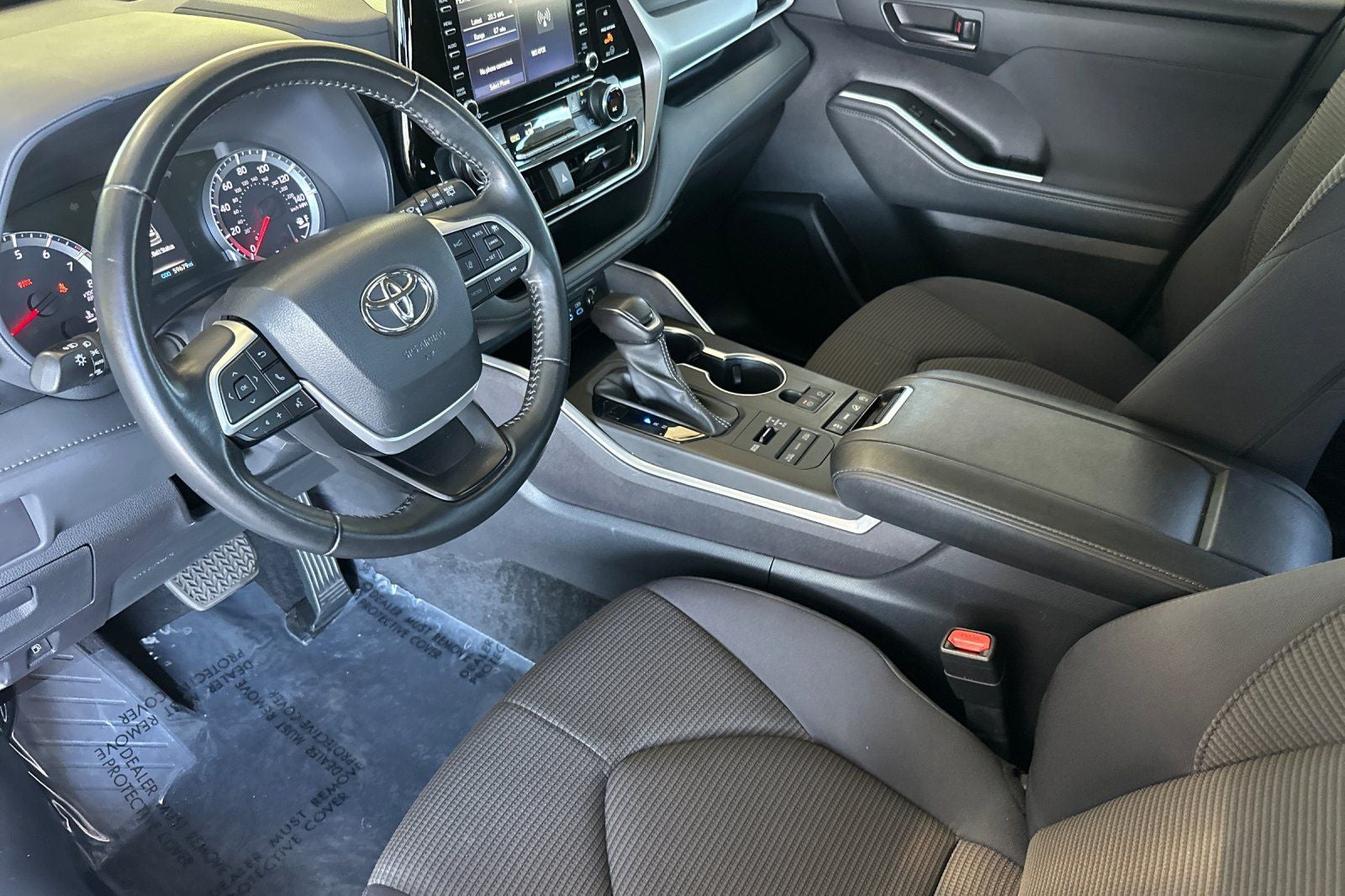 2022 Toyota Highlander LE