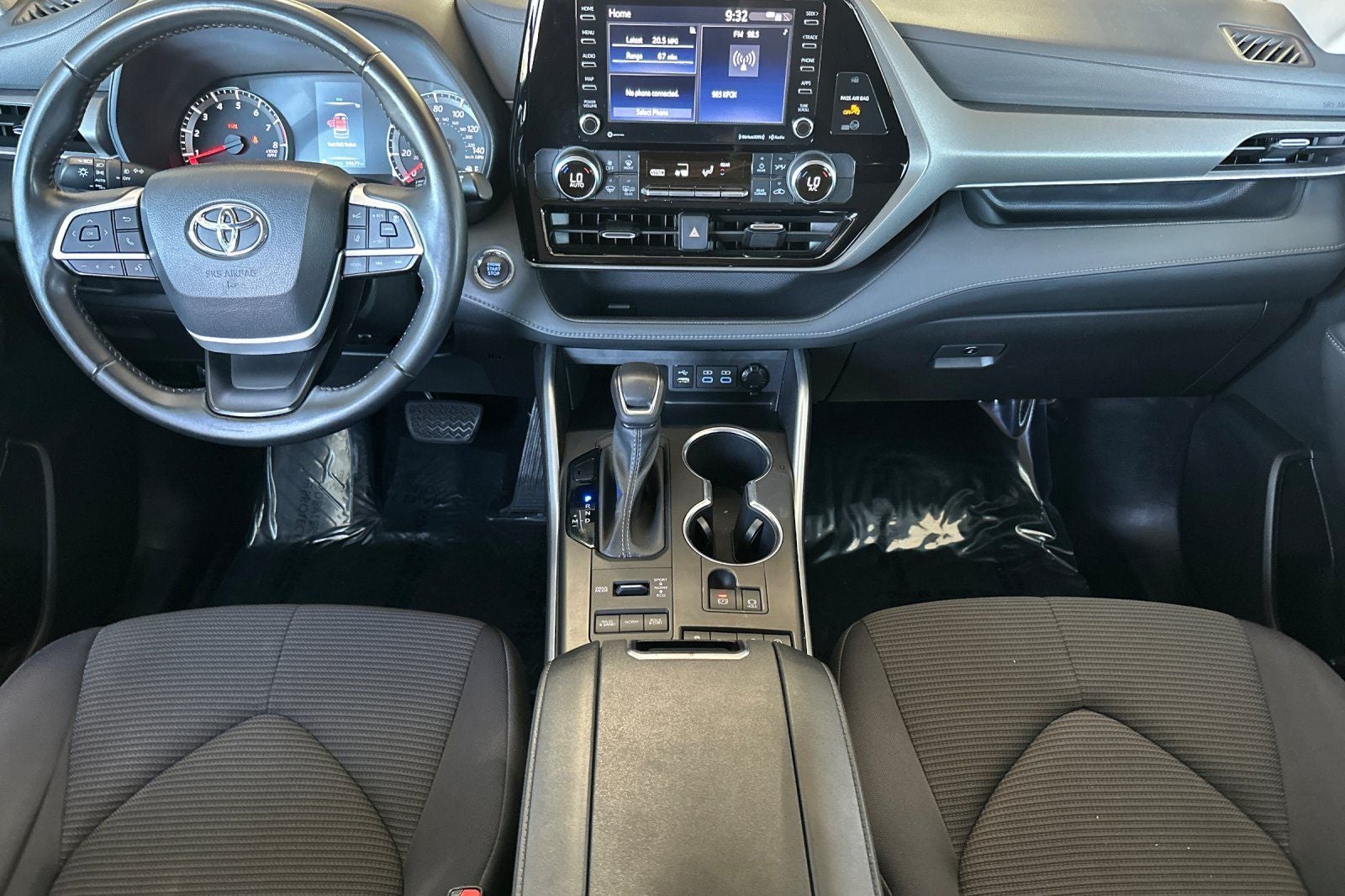 2022 Toyota Highlander LE