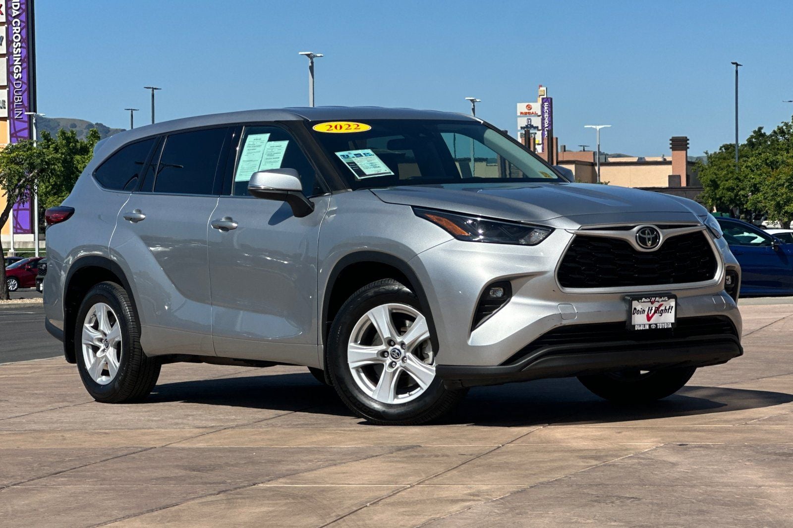 2022 Toyota Highlander LE