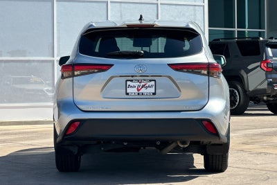 2022 Toyota Highlander LE