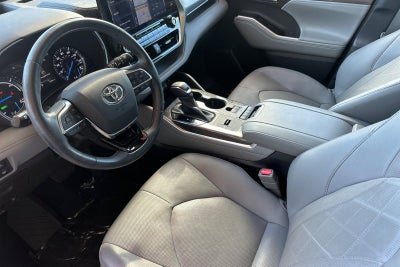 2021 Toyota Highlander Hybrid Platinum