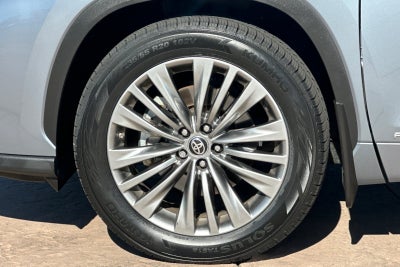 2021 Toyota Highlander Hybrid Platinum
