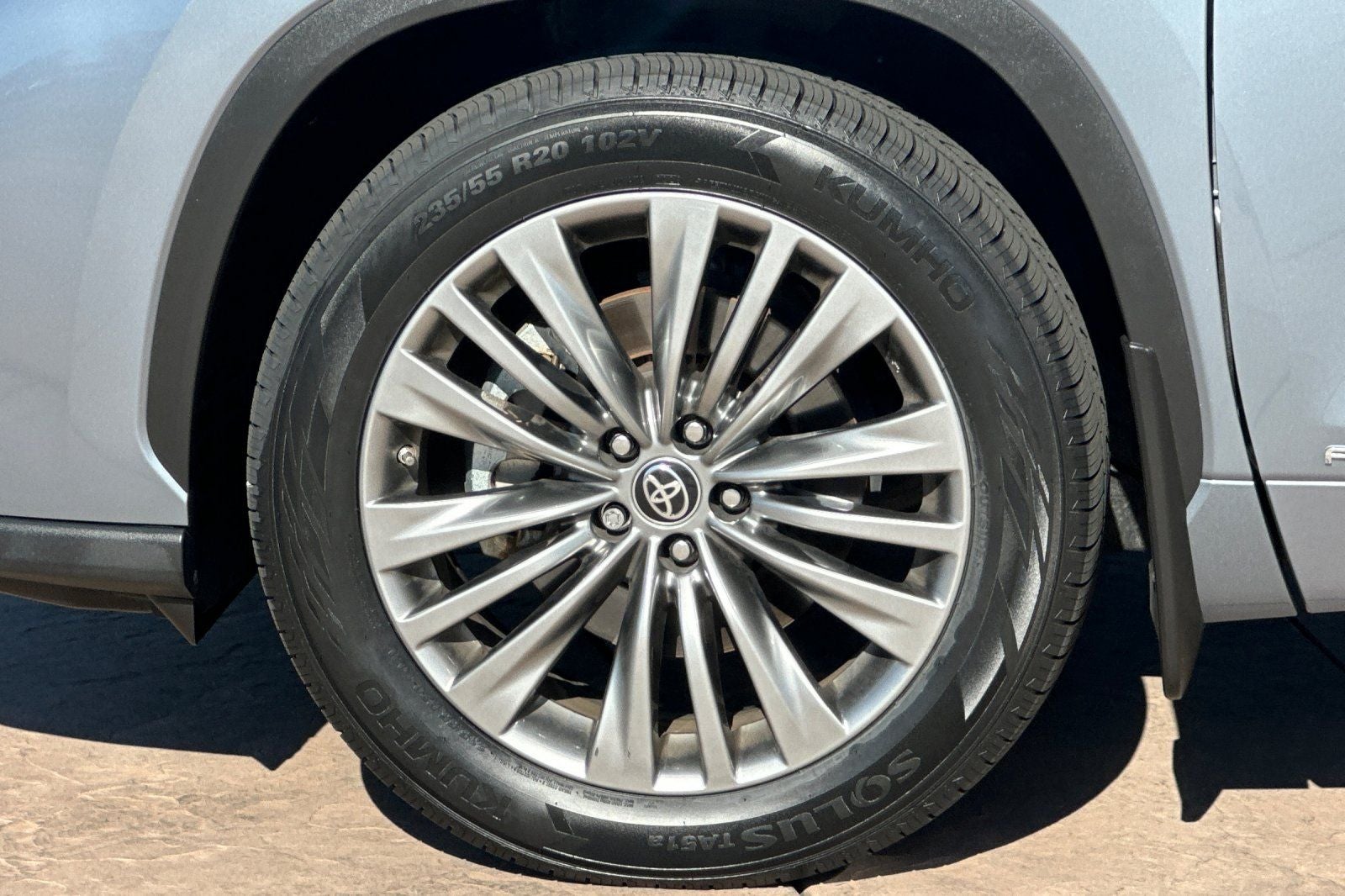 2021 Toyota Highlander Hybrid Platinum