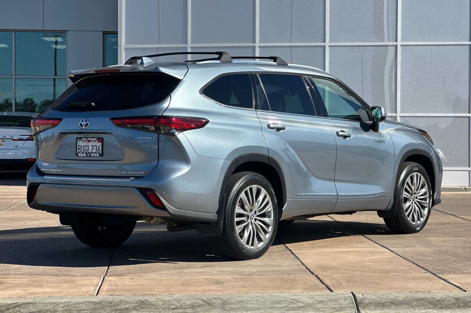2021 Toyota Highlander Hybrid Platinum