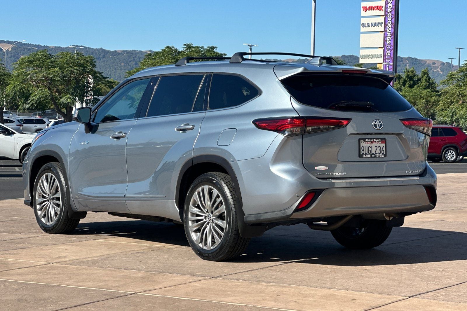 2021 Toyota Highlander Hybrid Platinum