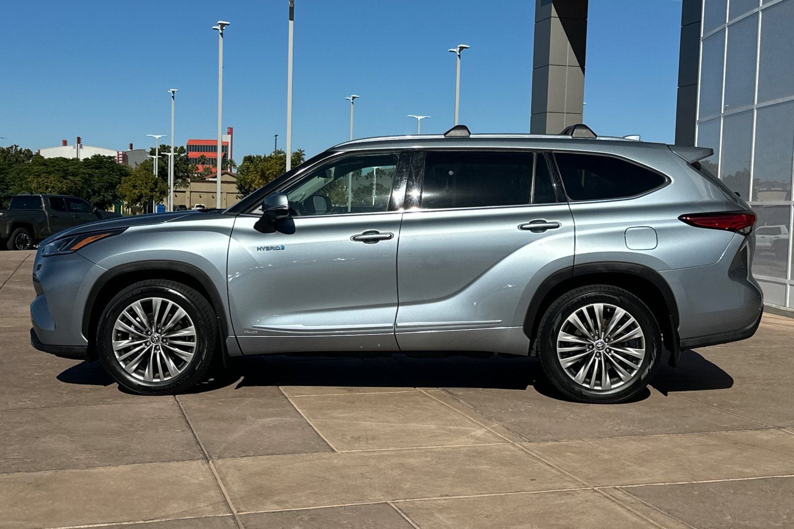 2021 Toyota Highlander Hybrid Platinum