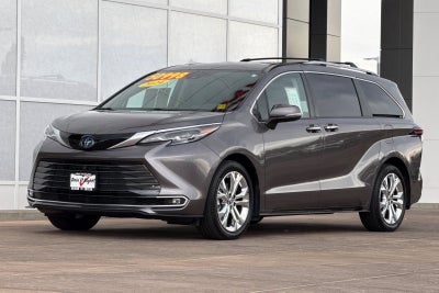 2024 Toyota Sienna Platinum 7 Passenger