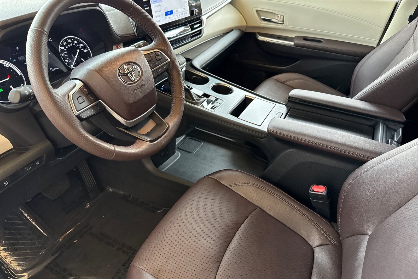 2024 Toyota Sienna Platinum 7 Passenger