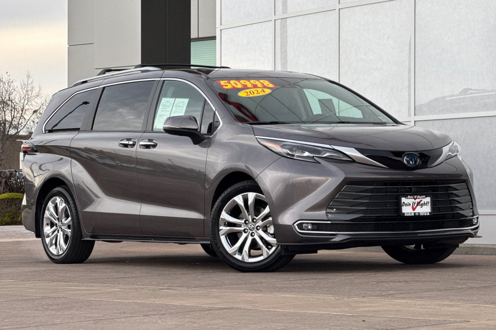 2024 Toyota Sienna Platinum 7 Passenger