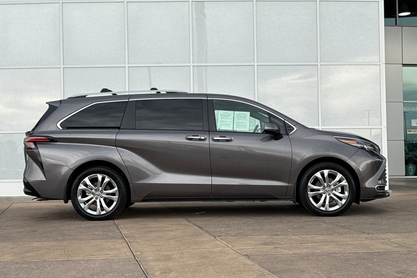 2024 Toyota Sienna Platinum 7 Passenger