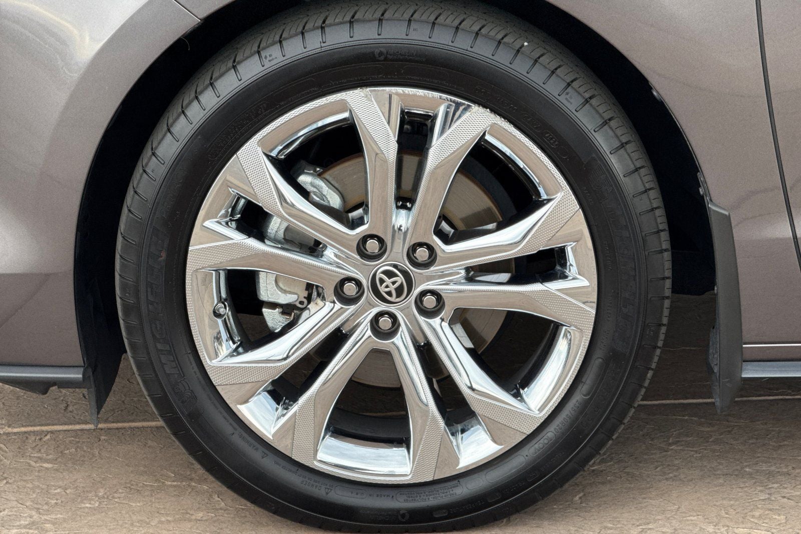 2024 Toyota Sienna Platinum 7 Passenger