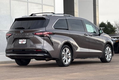 2024 Toyota Sienna Platinum 7 Passenger