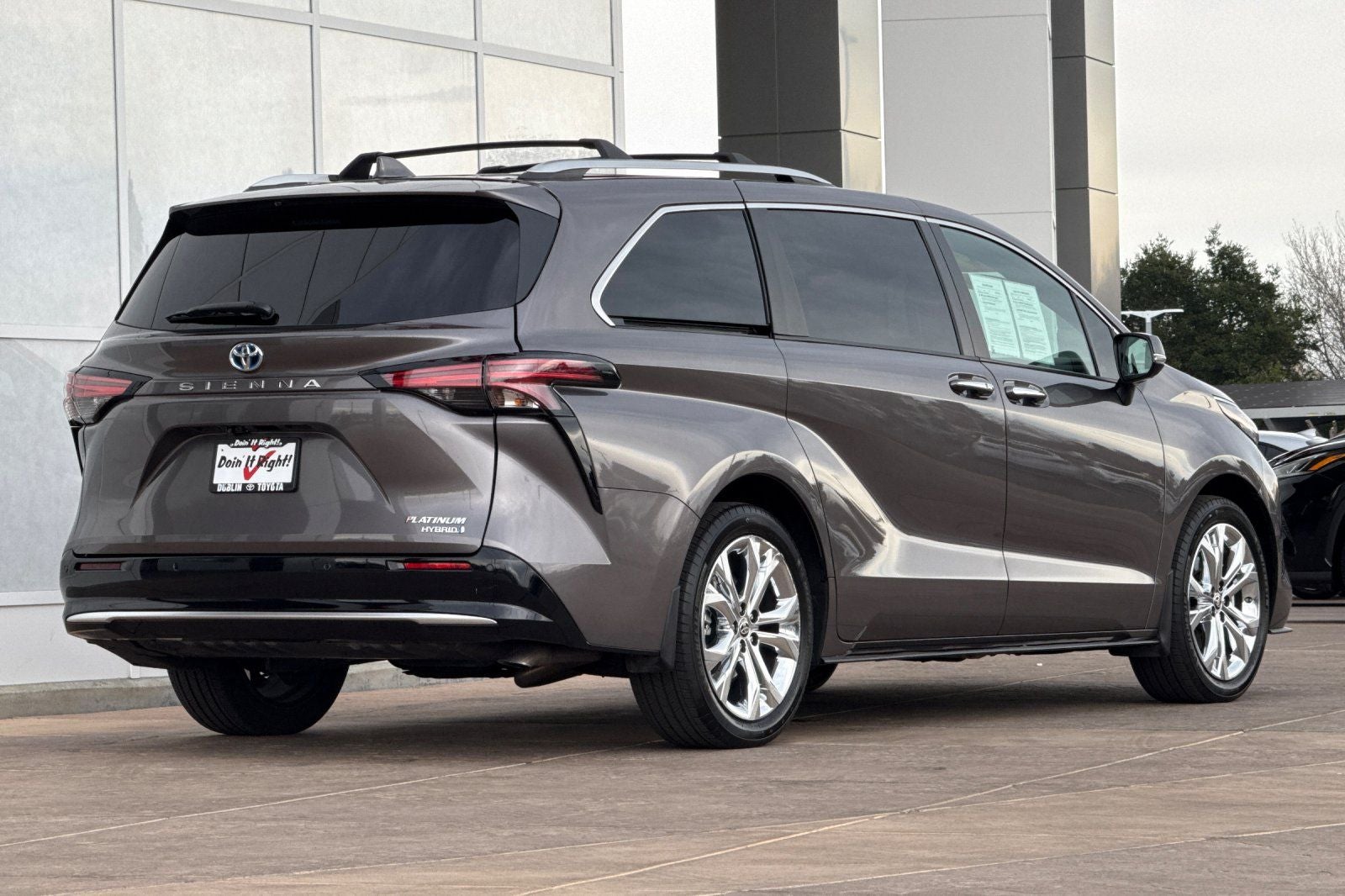 2024 Toyota Sienna Platinum 7 Passenger