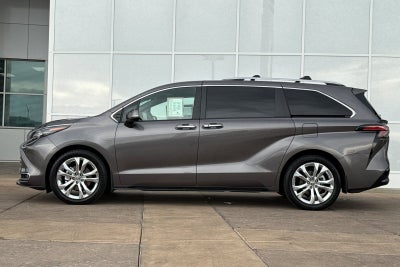 2024 Toyota Sienna Platinum 7 Passenger