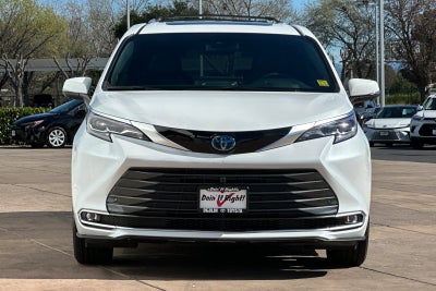 2025 Toyota Sienna Platinum 7 Passenger