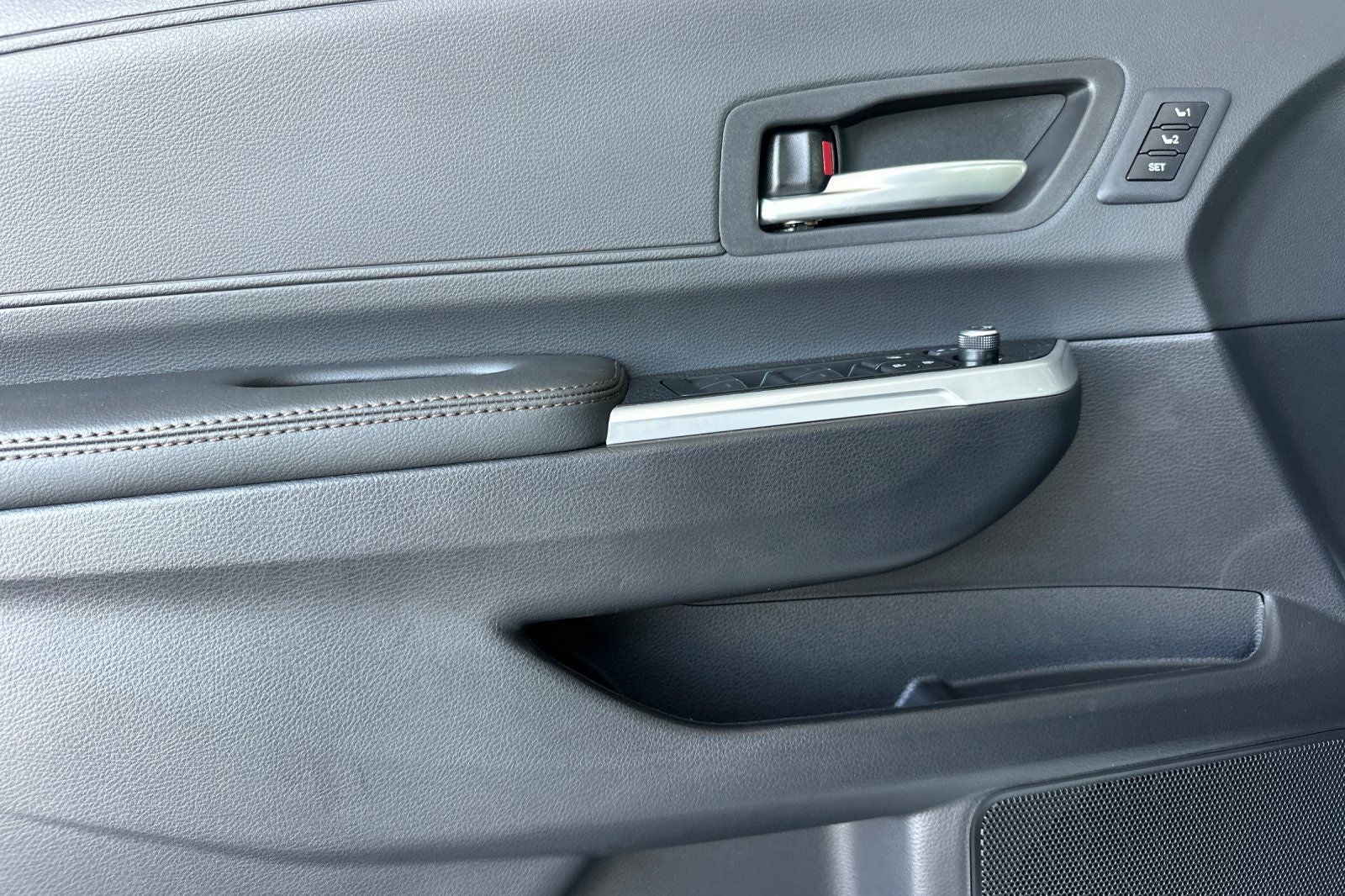 2025 Toyota Sienna Platinum 7 Passenger