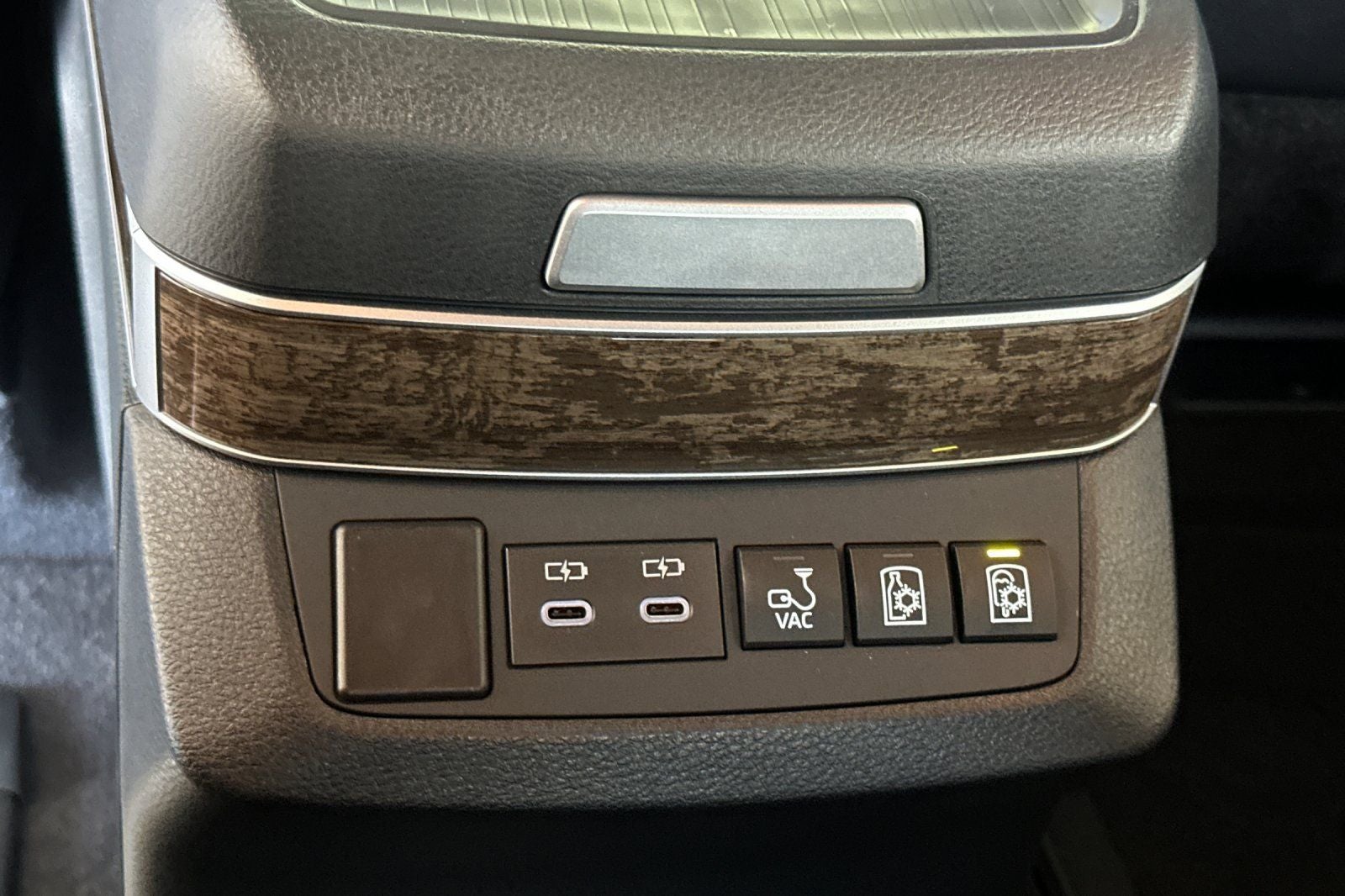 2025 Toyota Sienna Platinum 7 Passenger
