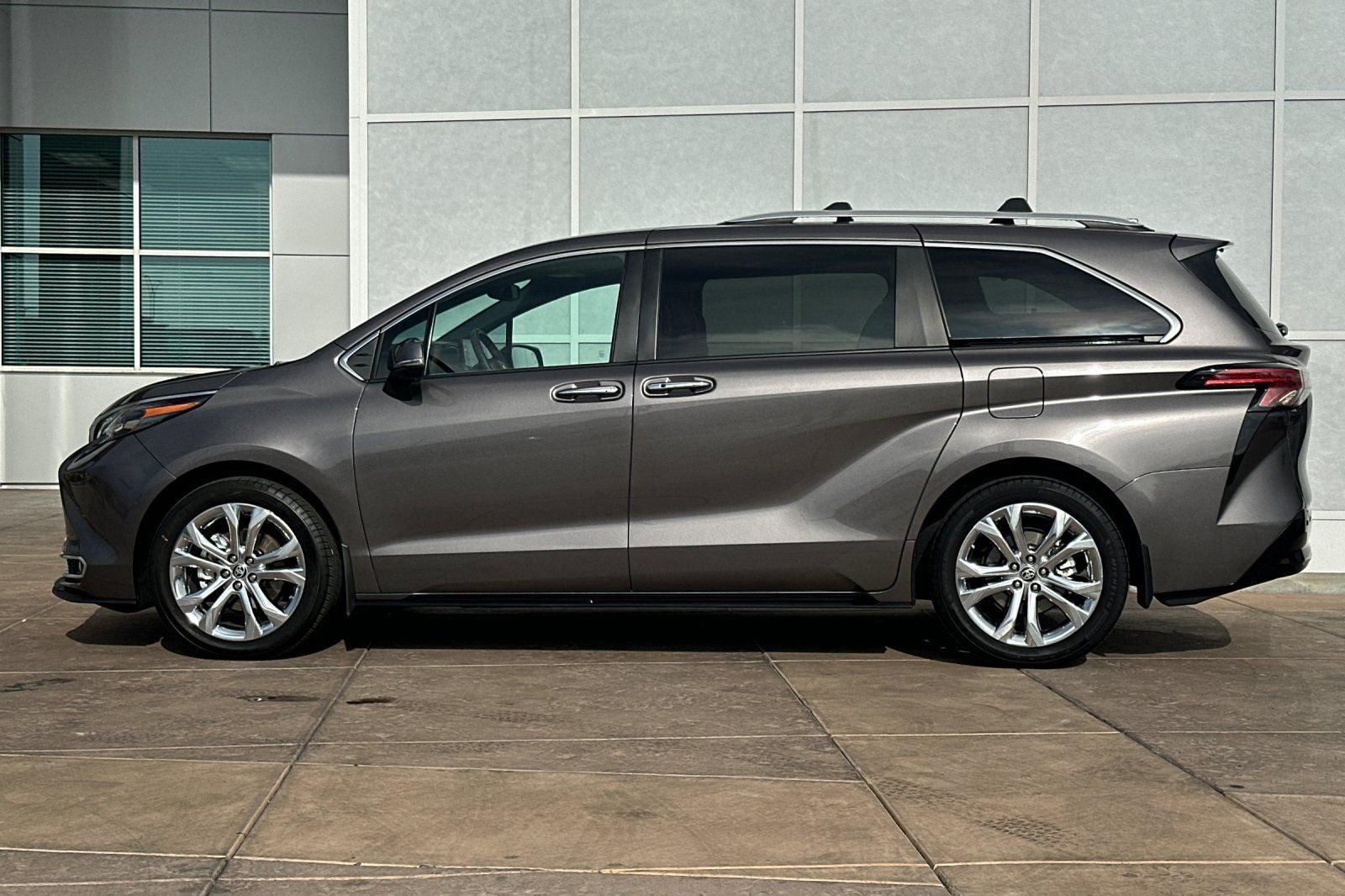2024 Toyota Sienna Platinum 7 Passenger