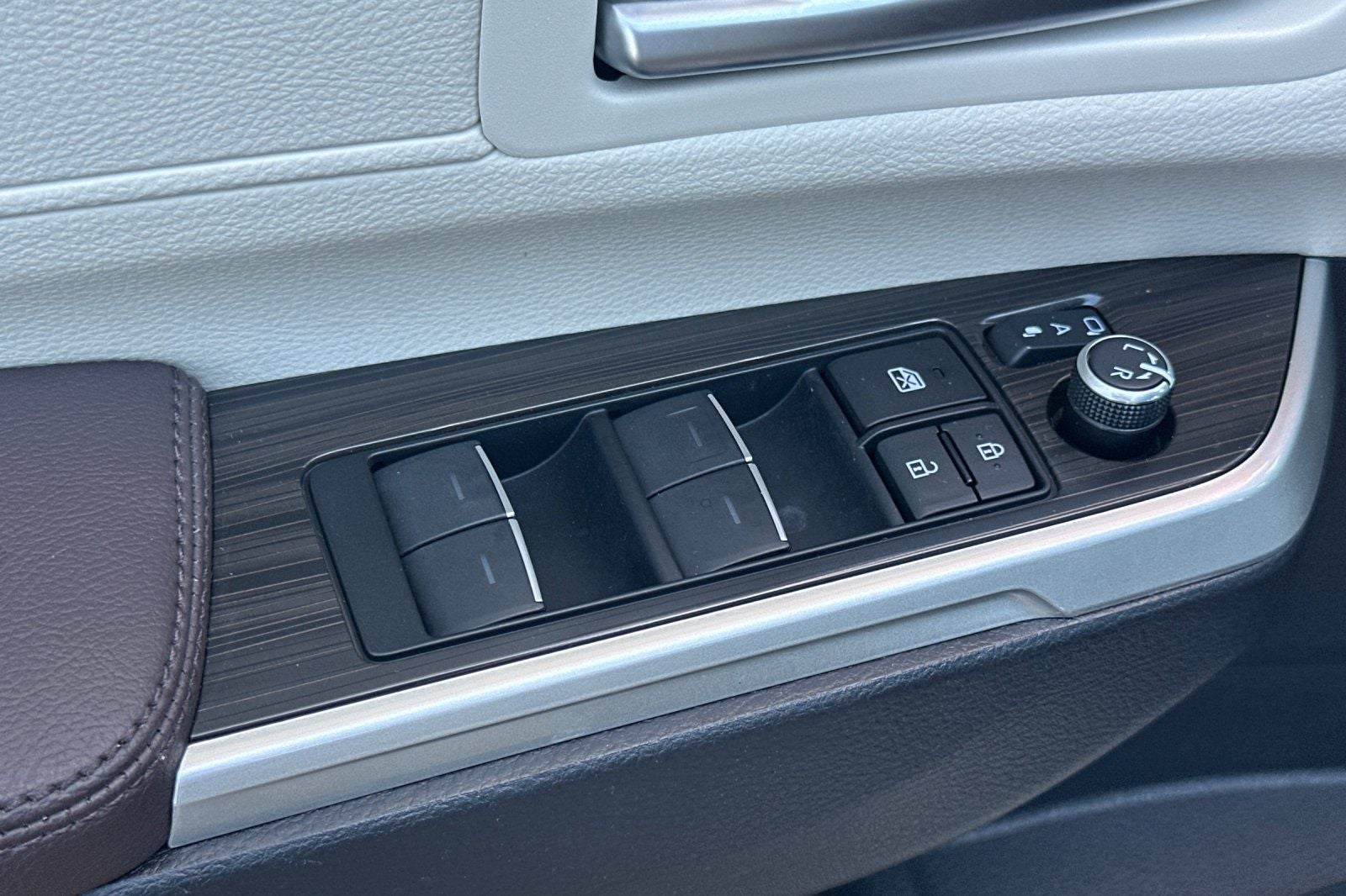 2023 Toyota Sienna Platinum 7 Passenger