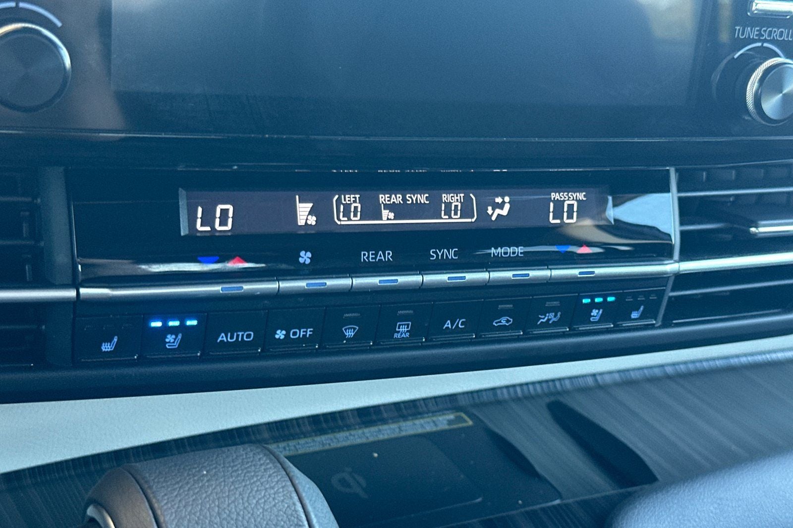 2023 Toyota Sienna Platinum 7 Passenger