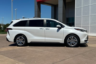 2023 Toyota Sienna Platinum 7 Passenger