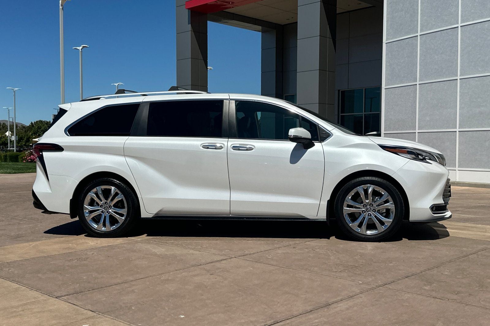 2023 Toyota Sienna Platinum 7 Passenger