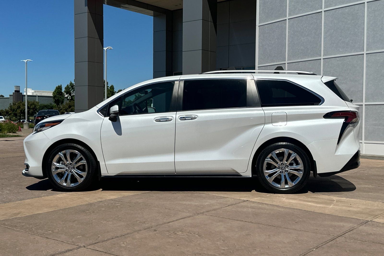 2023 Toyota Sienna Platinum 7 Passenger