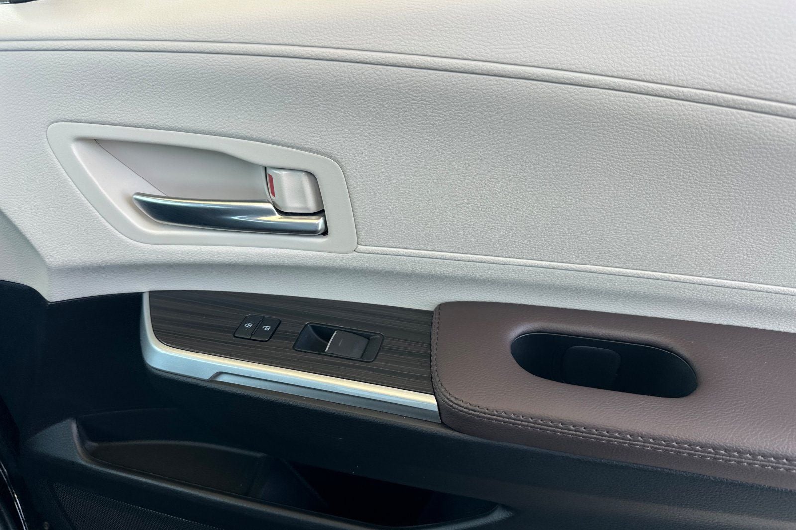 2023 Toyota Sienna Platinum 7 Passenger