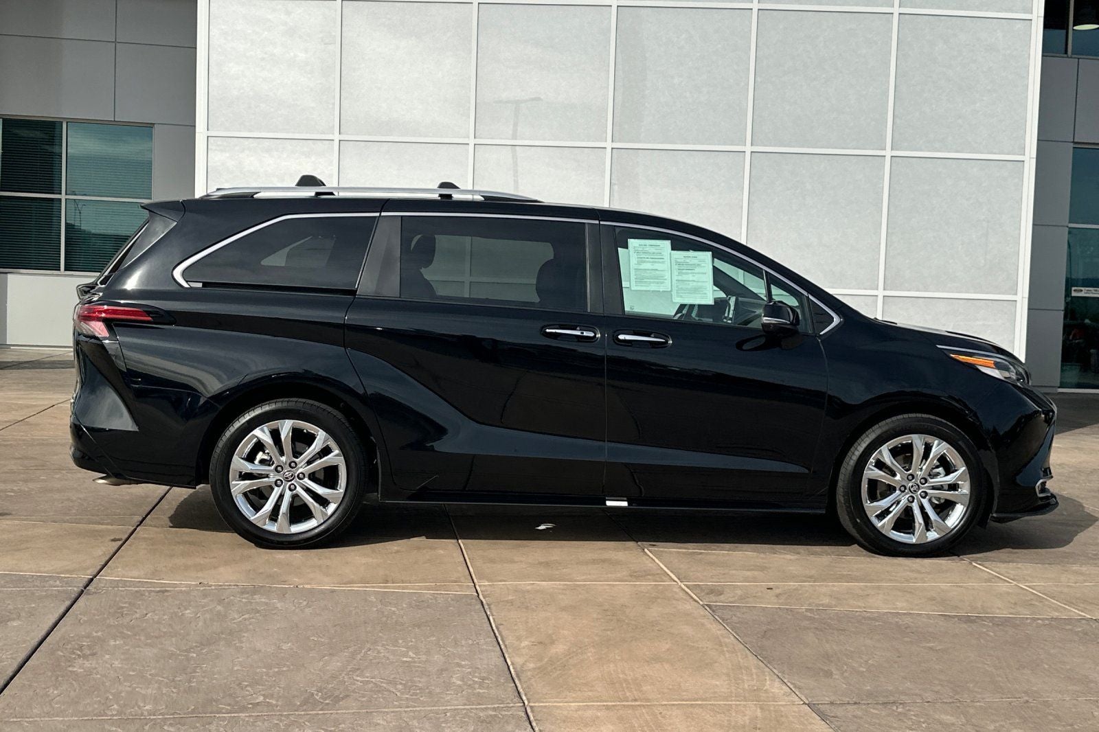 2023 Toyota Sienna Platinum 7 Passenger