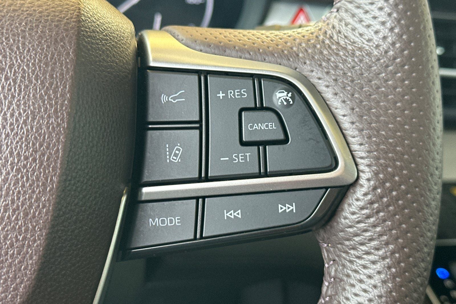 2023 Toyota Sienna Platinum 7 Passenger